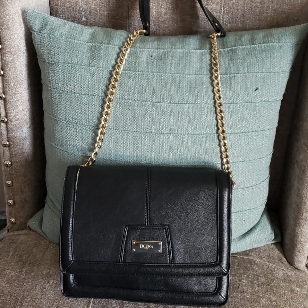 BCBG chain purse barely used